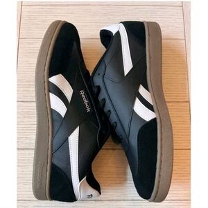 Reebok Smash Edge Shoes in Black and White with Gum Bottom - Men's US Size 10.5